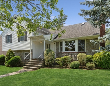 148 Lincoln Street - Photo Thumbnail 2