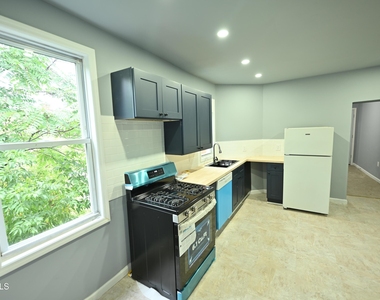 44 Alexander Street - Photo Thumbnail 3