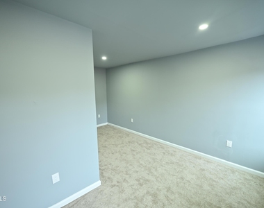 44 Alexander Street - Photo Thumbnail 5