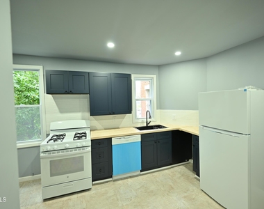 44 Alexander Street - Photo Thumbnail 1