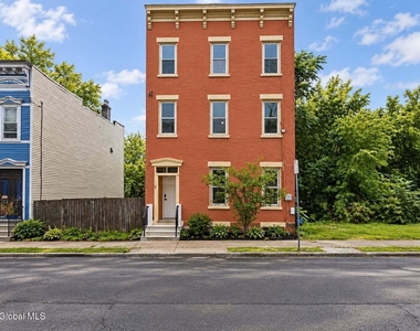 44 Alexander Street - Photo Thumbnail 8