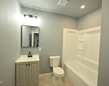 44 Alexander Street - Photo Thumbnail 7