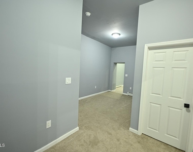 44 Alexander Street - Photo Thumbnail 5