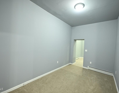 44 Alexander Street - Photo Thumbnail 10