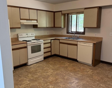 7112 Antioch Road - Photo Thumbnail 2