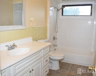 1 Fairview Avenue - Photo Thumbnail 4