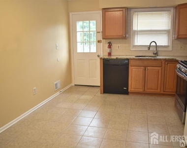 1 Fairview Avenue - Photo Thumbnail 2