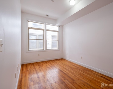 378 George Street - Photo Thumbnail 4