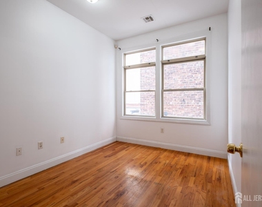 378 George Street - Photo Thumbnail 5