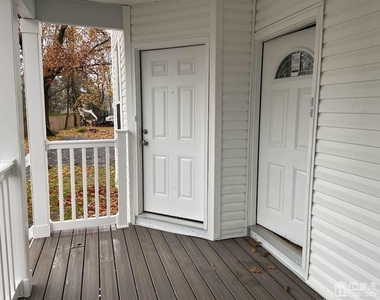 39 Albert Street - Photo Thumbnail 1