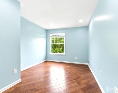 350 Greenfield Road - Photo Thumbnail 32