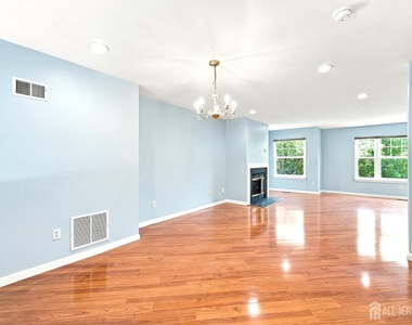 350 Greenfield Road - Photo Thumbnail 15