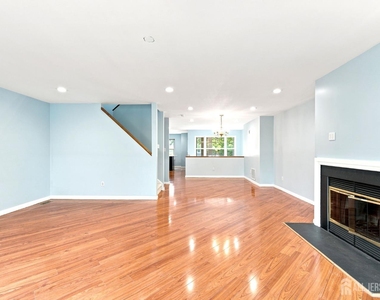 350 Greenfield Road - Photo Thumbnail 21
