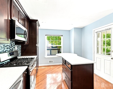 350 Greenfield Road - Photo Thumbnail 26