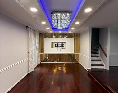 12369 Manchester Way - Photo Thumbnail 7