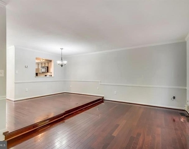 12369 Manchester Way - Photo Thumbnail 3
