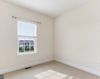6310 Berkley Bridge Place - Photo Thumbnail 33