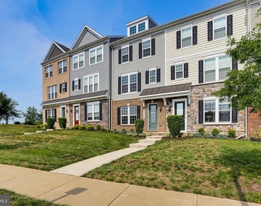 6310 Berkley Bridge Place - Photo Thumbnail 37