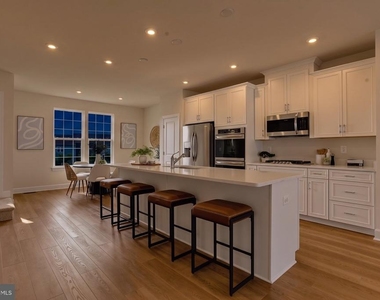 6310 Berkley Bridge Place - Photo Thumbnail 4