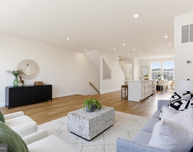 6310 Berkley Bridge Place - Photo Thumbnail 12