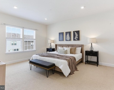 6310 Berkley Bridge Place - Photo Thumbnail 19