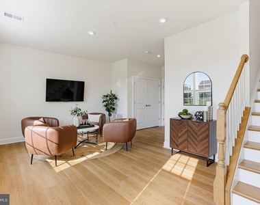 6310 Berkley Bridge Place - Photo Thumbnail 5