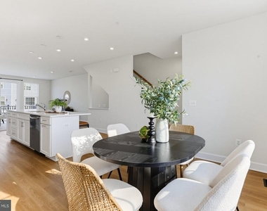 6310 Berkley Bridge Place - Photo Thumbnail 17