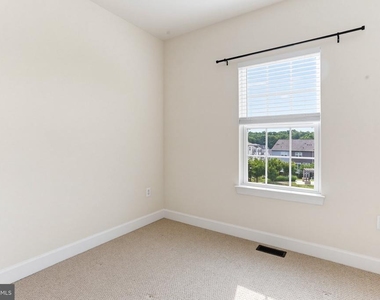 6310 Berkley Bridge Place - Photo Thumbnail 27