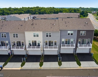 6310 Berkley Bridge Place - Photo Thumbnail 41