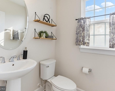 6310 Berkley Bridge Place - Photo Thumbnail 24
