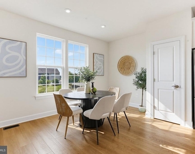 6310 Berkley Bridge Place - Photo Thumbnail 16