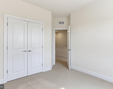 6310 Berkley Bridge Place - Photo Thumbnail 29