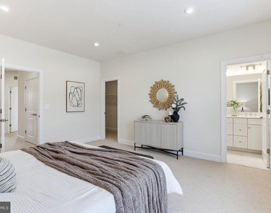 6310 Berkley Bridge Place - Photo Thumbnail 21