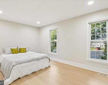 15465 Golf Club Drive - Photo Thumbnail 11