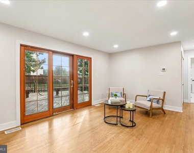 15465 Golf Club Drive - Photo Thumbnail 3