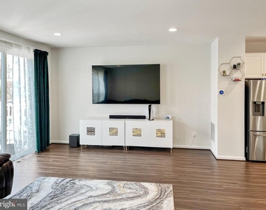 9138 Wyche Knoll Lane - Photo Thumbnail 4
