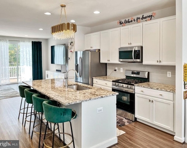 9138 Wyche Knoll Lane - Photo Thumbnail 2