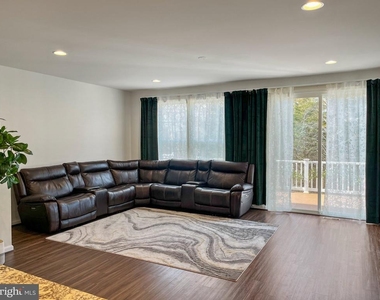 9138 Wyche Knoll Lane - Photo Thumbnail 3