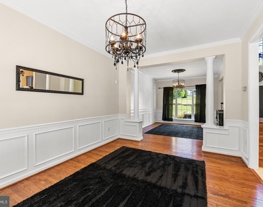 9201 Golf Court - Photo Thumbnail 31