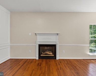 9201 Golf Court - Photo Thumbnail 20