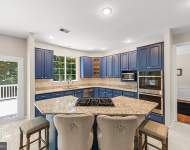 9201 Golf Court - Photo Thumbnail 28