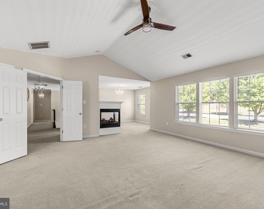 9201 Golf Court - Photo Thumbnail 4
