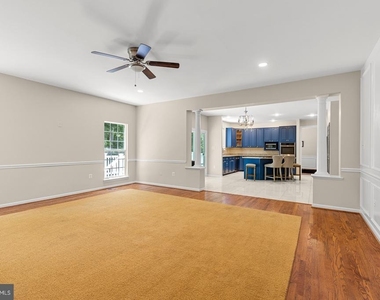 9201 Golf Court - Photo Thumbnail 21