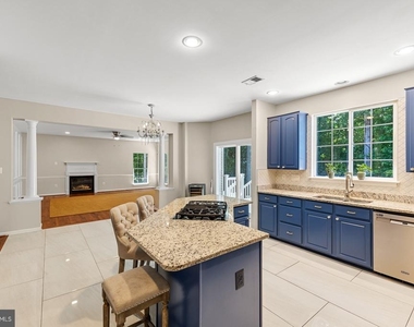 9201 Golf Court - Photo Thumbnail 30