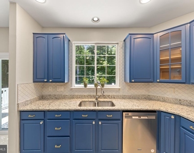 9201 Golf Court - Photo Thumbnail 25