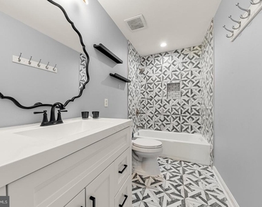 9201 Golf Court - Photo Thumbnail 11