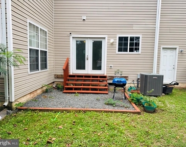 8643 Adrienne Place - Photo Thumbnail 24