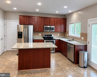 8643 Adrienne Place - Photo Thumbnail 6