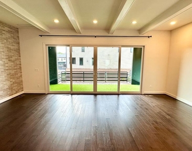 20265 Oak Bluff Drive - Photo Thumbnail 15