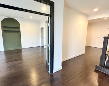 20265 Oak Bluff Drive - Photo Thumbnail 2
